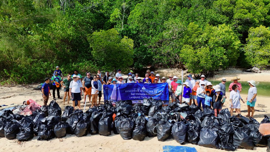 Sail Malaysia Beach Cleaning